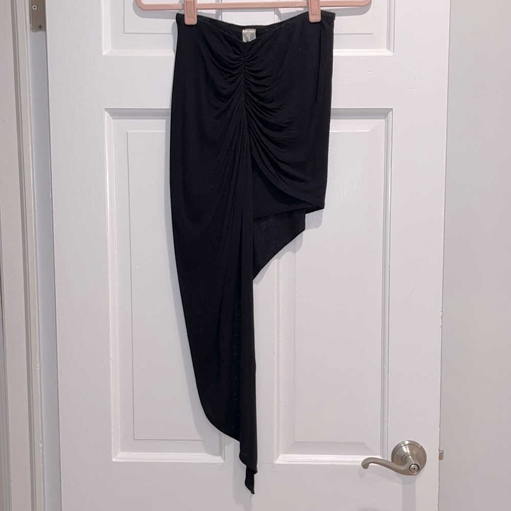 Asymmetrical skirt